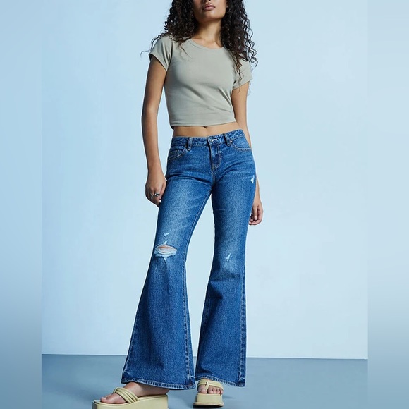 PacSun Denim - NWOT PacSun low rise distressed flare jeans